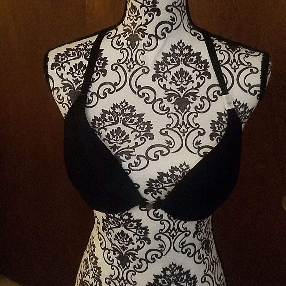 NWT Rue 21 black bra. Hooks in front. 36C